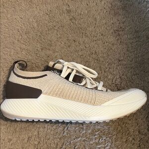 All bird sneakers, new never worn.